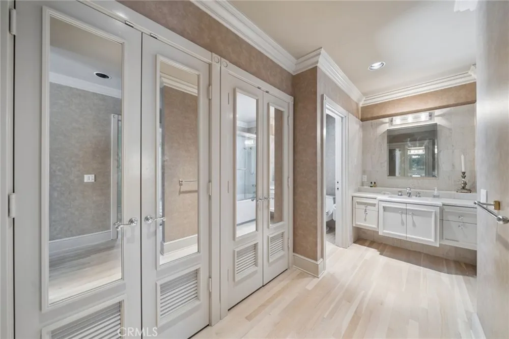 8031 Calle De La Plata La Jolla, CA 92037
