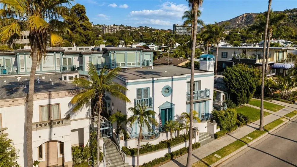 8031 Calle De La Plata La Jolla, CA 92037