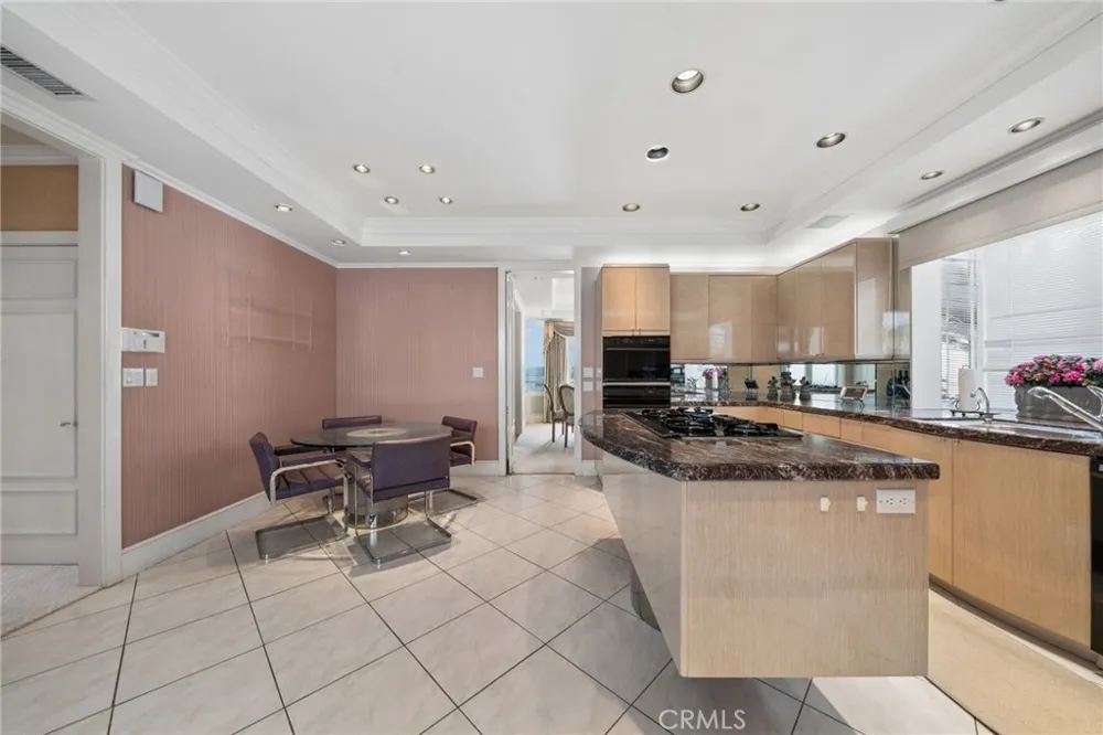 8031 Calle De La Plata La Jolla, CA 92037
