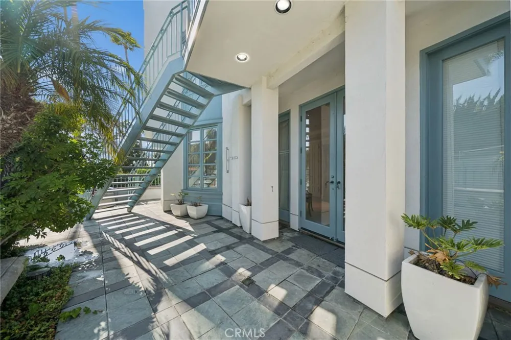 8031 Calle De La Plata La Jolla, CA 92037