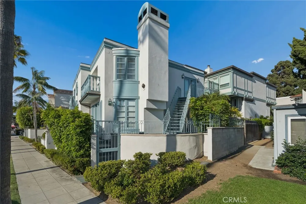 8031 Calle De La Plata La Jolla, CA 92037