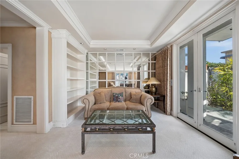 8031 Calle De La Plata La Jolla, CA 92037