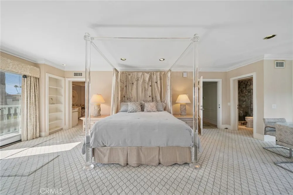 8031 Calle De La Plata La Jolla, CA 92037