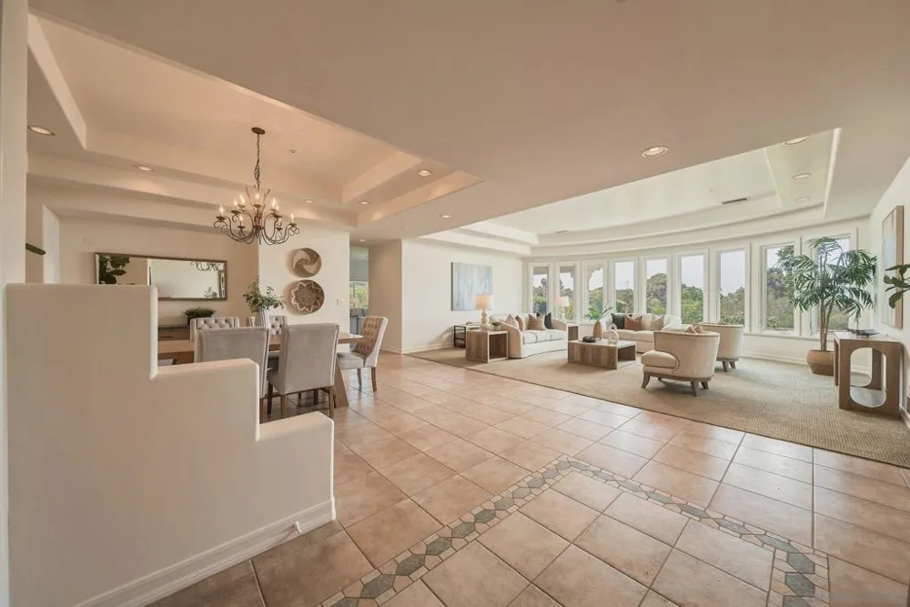 1990 Quail View Dr Vista, CA 92084