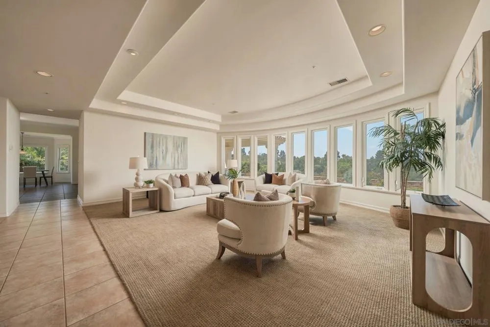 1990 Quail View Dr Vista, CA 92084