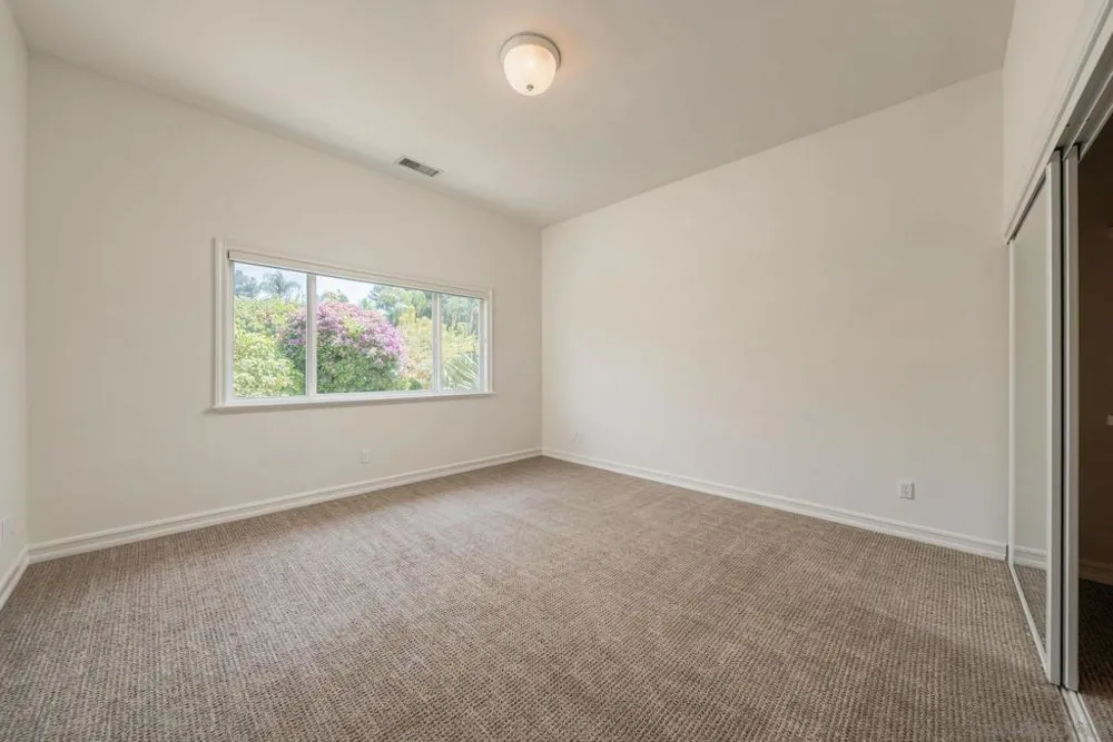 1990 Quail View Dr Vista, CA 92084