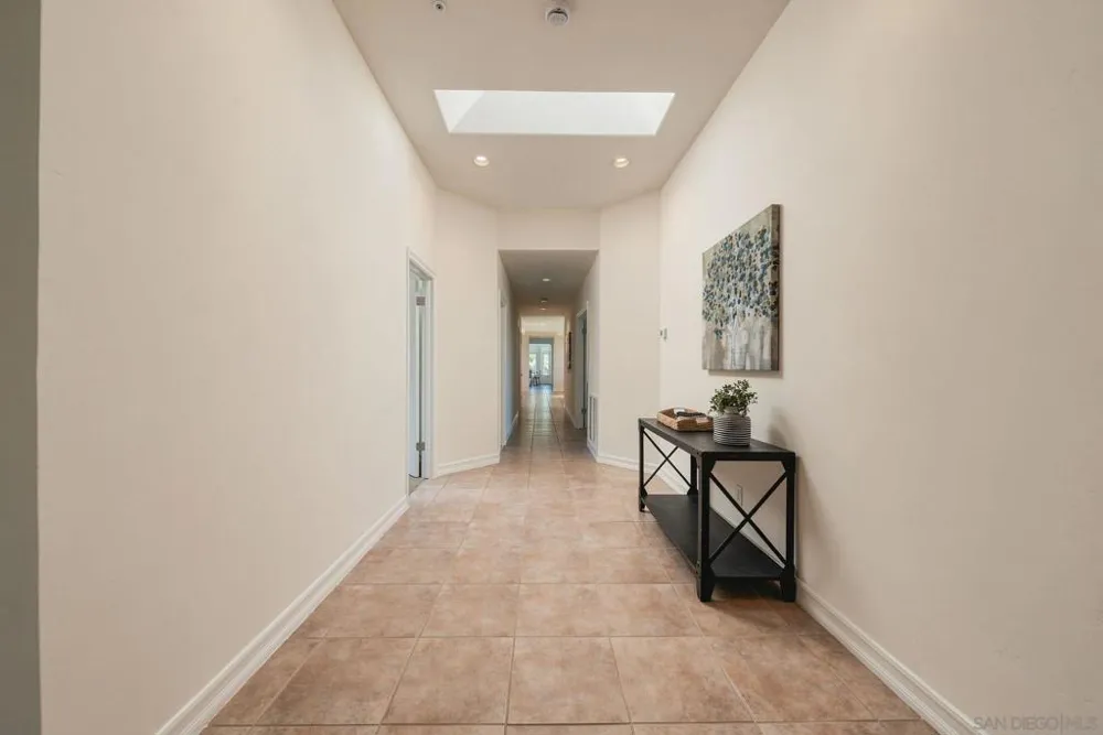 1990 Quail View Dr Vista, CA 92084