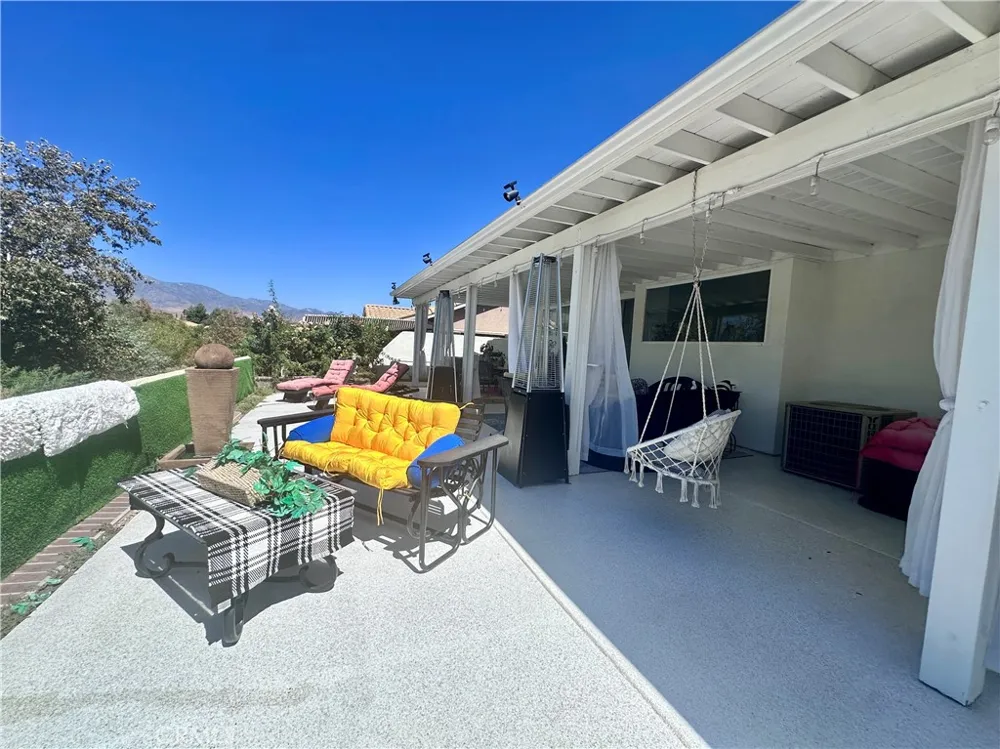 4974 Singing Hills Banning, CA 92220