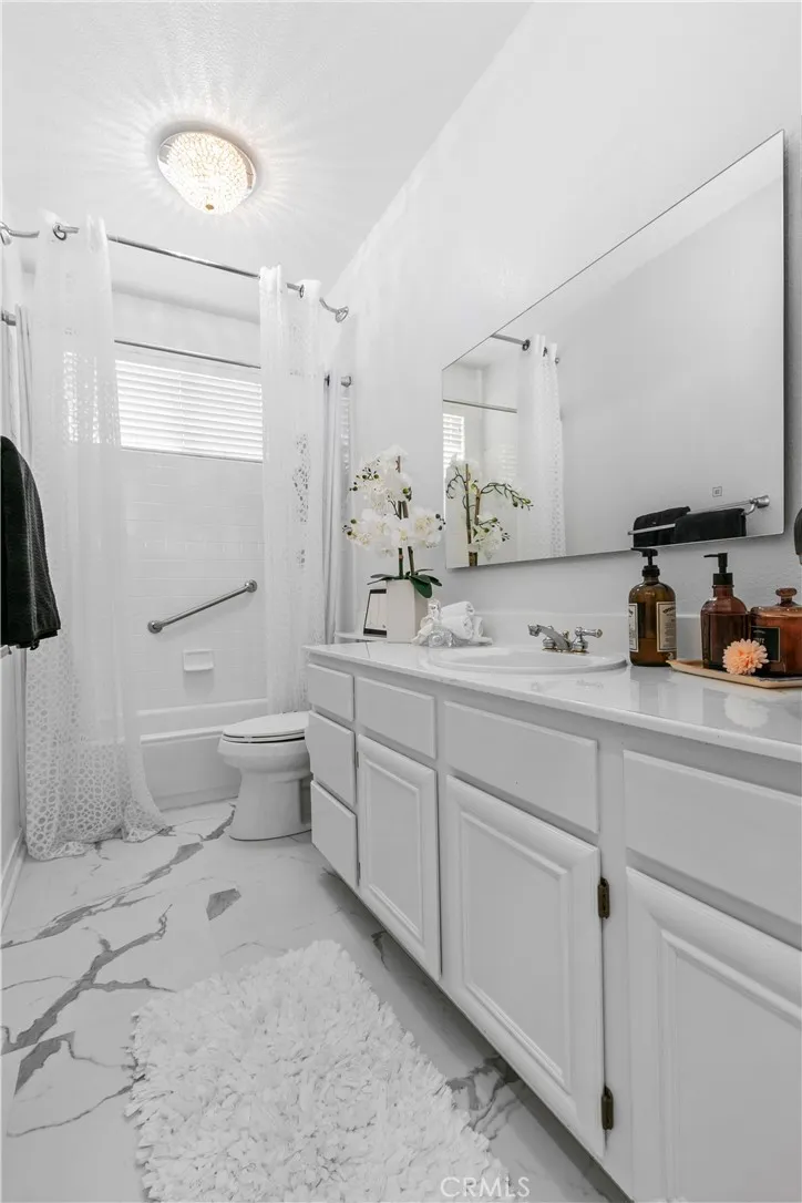 4974 Singing Hills Banning, CA 92220