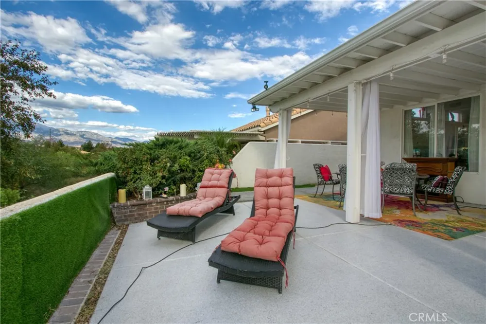 4974 Singing Hills Banning, CA 92220