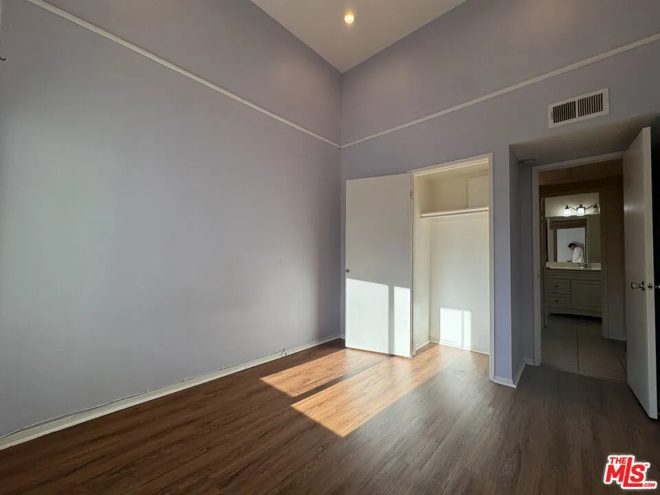 18645 Hatteras Street #263 Tarzana, CA 91356