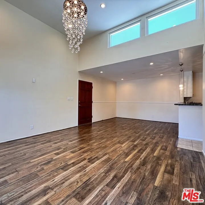 18645 Hatteras Street #263 Tarzana, CA 91356