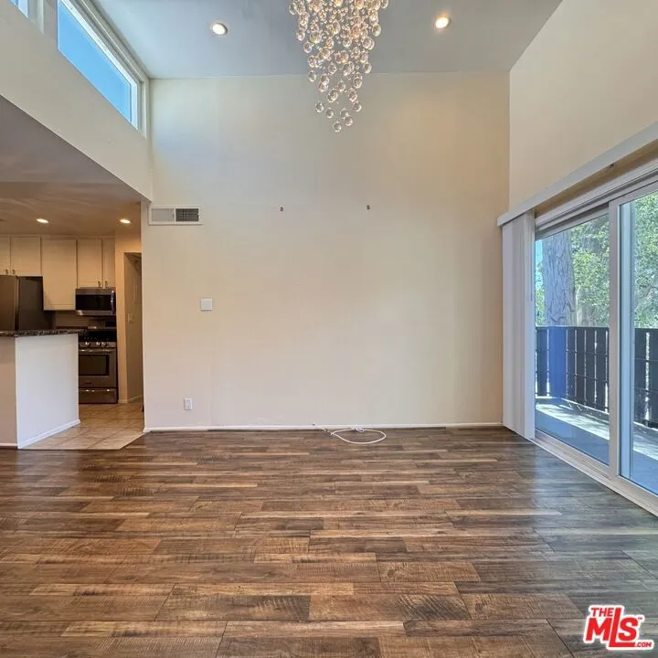 18645 Hatteras Street #263 Tarzana, CA 91356