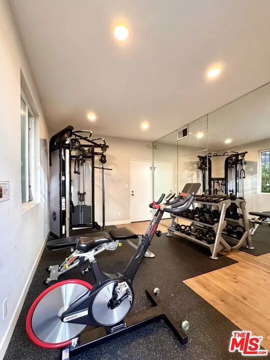 18645 Hatteras Street #263 Tarzana, CA 91356