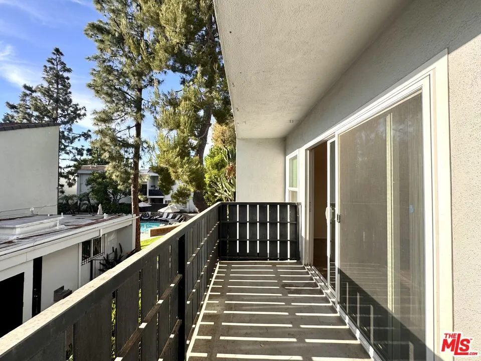 18645 Hatteras Street #263 Tarzana, CA 91356