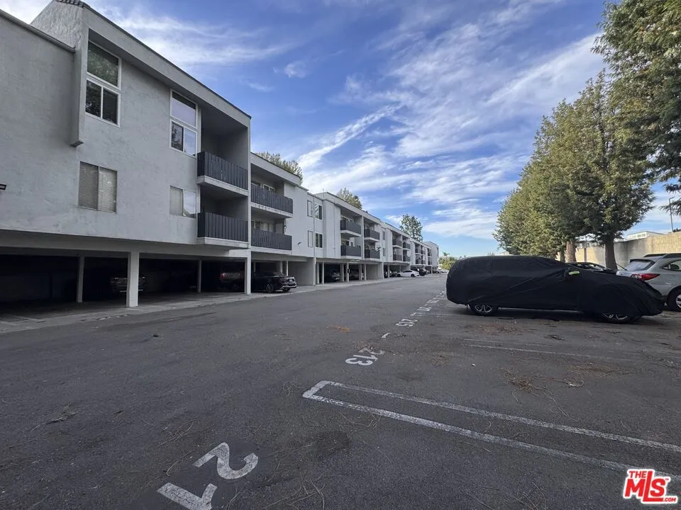 18645 Hatteras Street #263 Tarzana, CA 91356