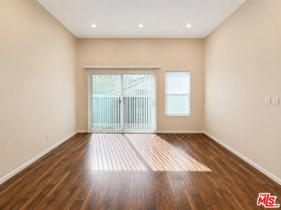 18645 Hatteras Street #263 Tarzana, CA 91356