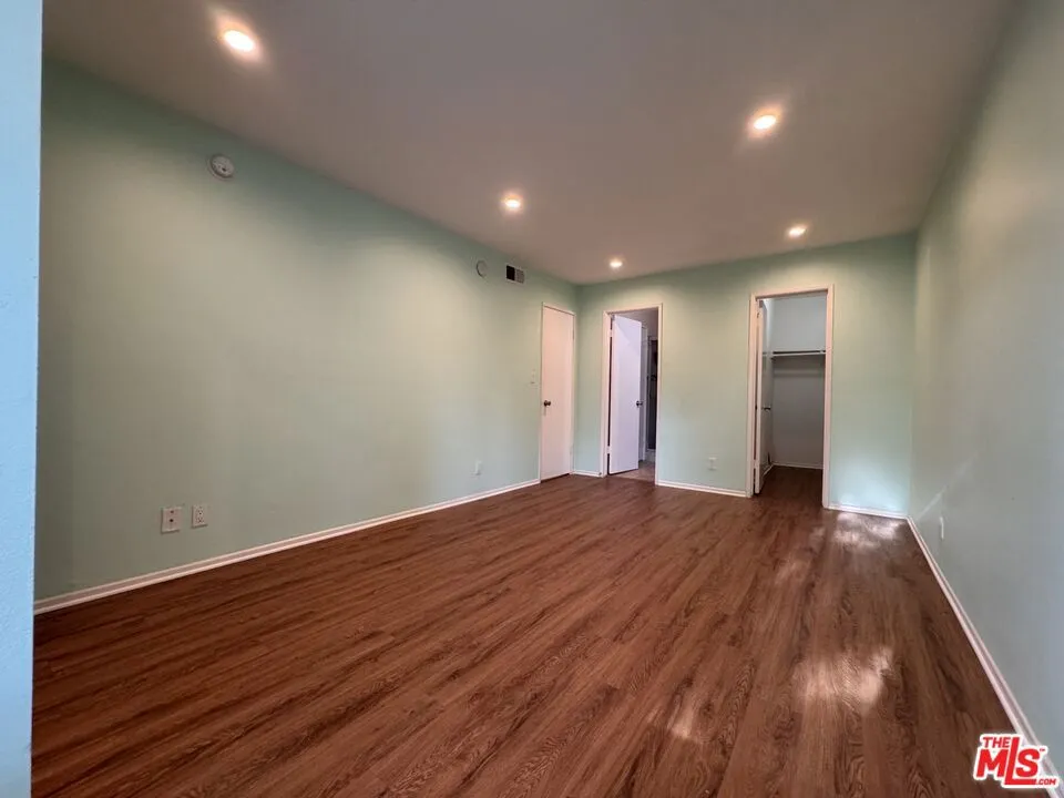 18645 Hatteras Street #263 Tarzana, CA 91356