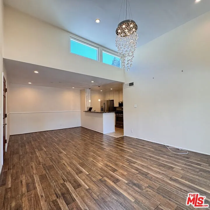 18645 Hatteras Street #263 Tarzana, CA 91356