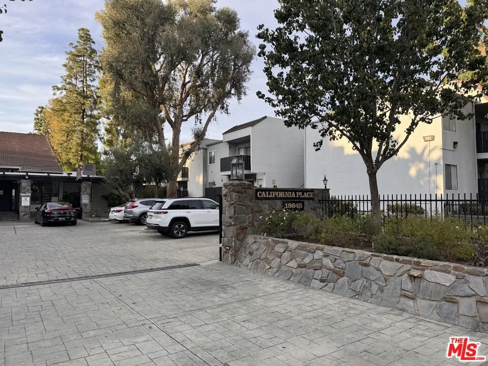 18645 Hatteras Street #263 Tarzana, CA 91356