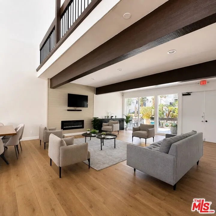 18645 Hatteras Street #263 Tarzana, CA 91356