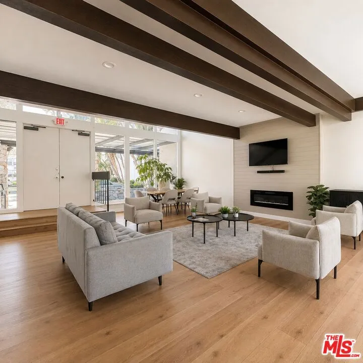 18645 Hatteras Street #263 Tarzana, CA 91356