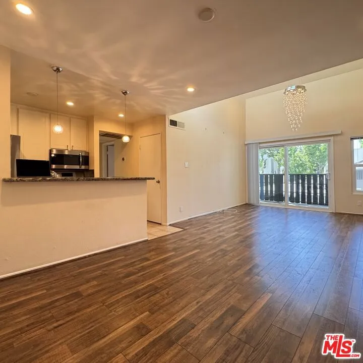 18645 Hatteras Street #263 Tarzana, CA 91356