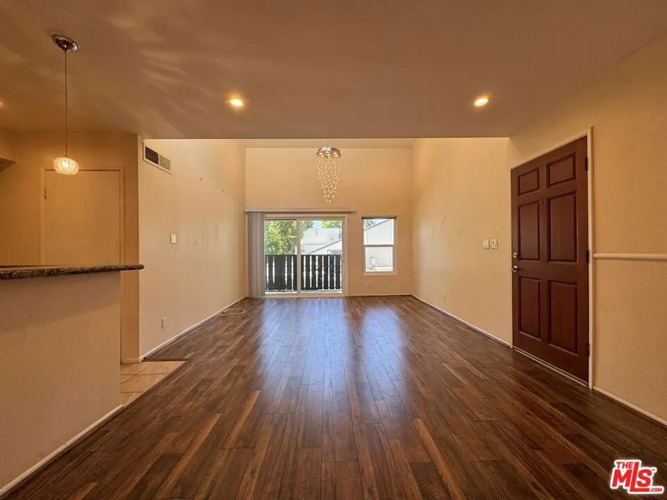 18645 Hatteras Street #263 Tarzana, CA 91356