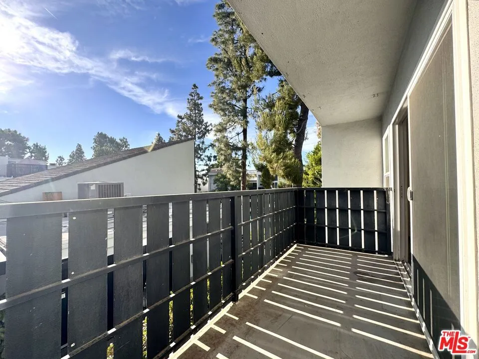 18645 Hatteras Street #263 Tarzana, CA 91356