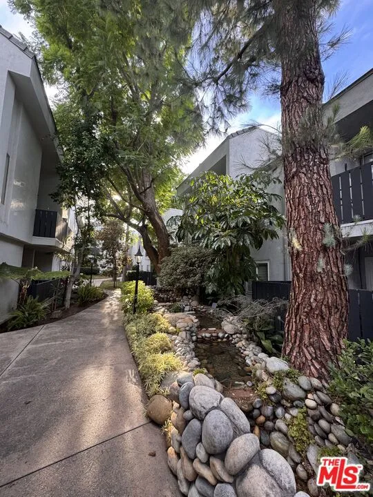 18645 Hatteras Street #263 Tarzana, CA 91356