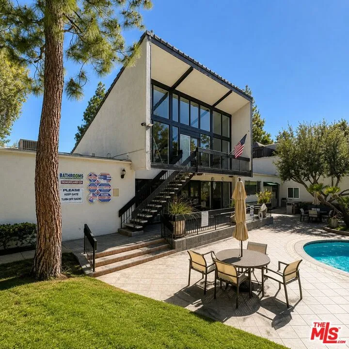 18645 Hatteras Street #263 Tarzana, CA 91356