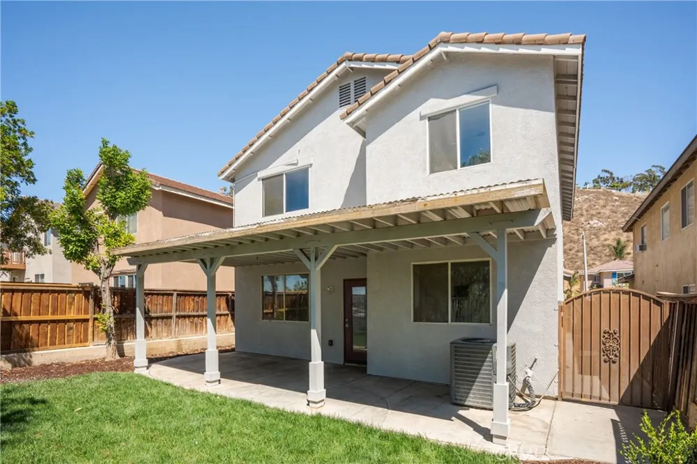 16183 Blue Haven Court Riverside, CA 92503