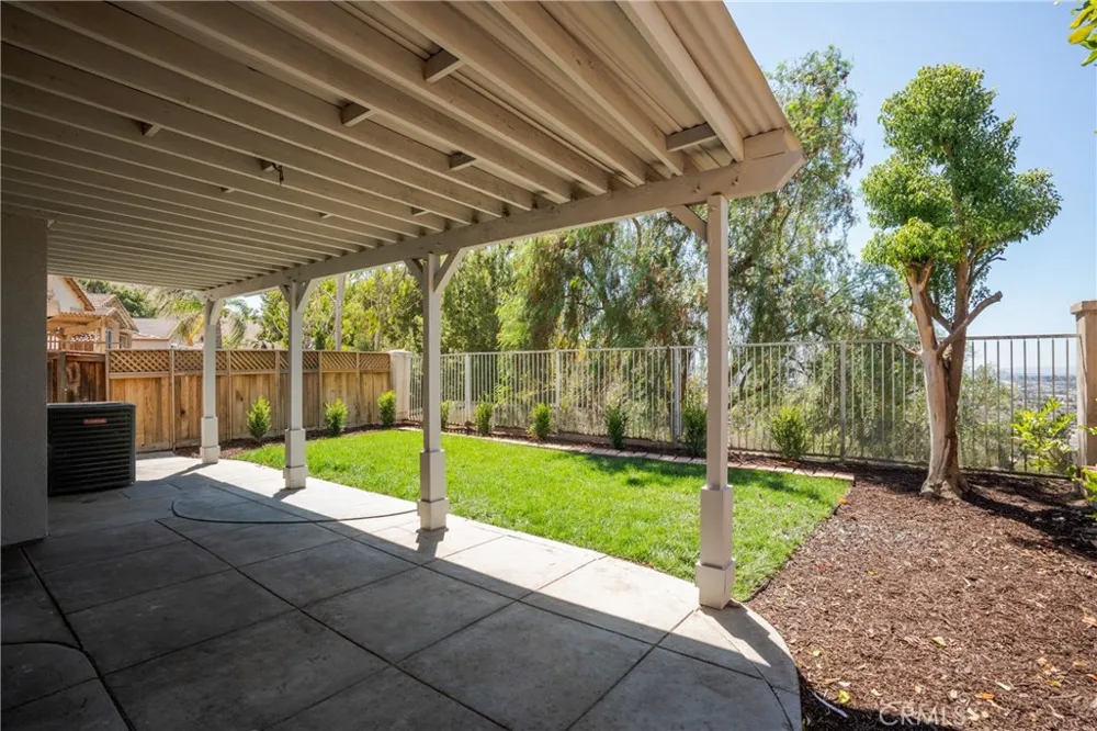 16183 Blue Haven Court Riverside, CA 92503
