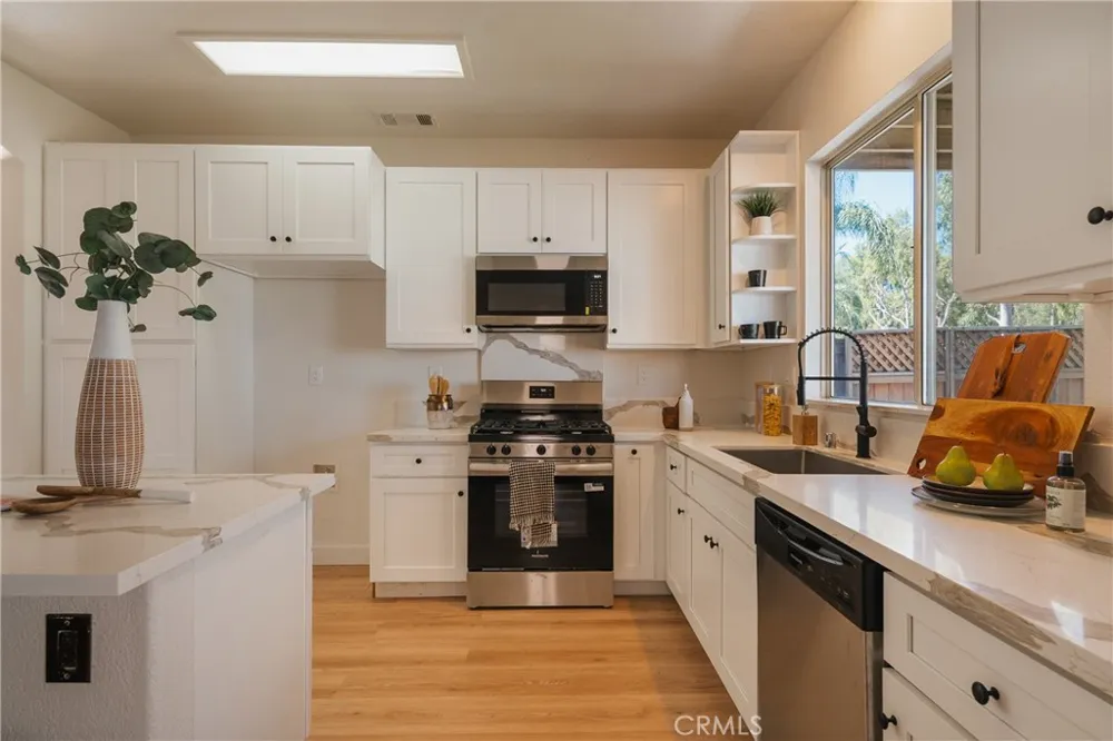 16183 Blue Haven Court Riverside, CA 92503