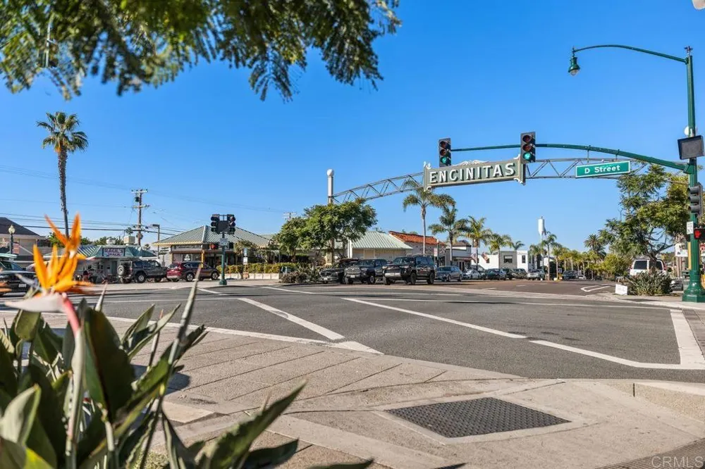 523 Vulcan #27 Encinitas, CA 92024