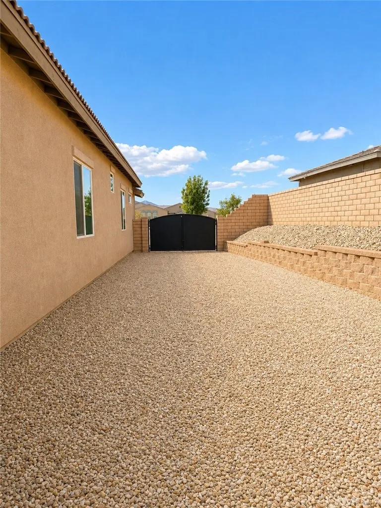19409 Javelina Apple Valley, CA 92307