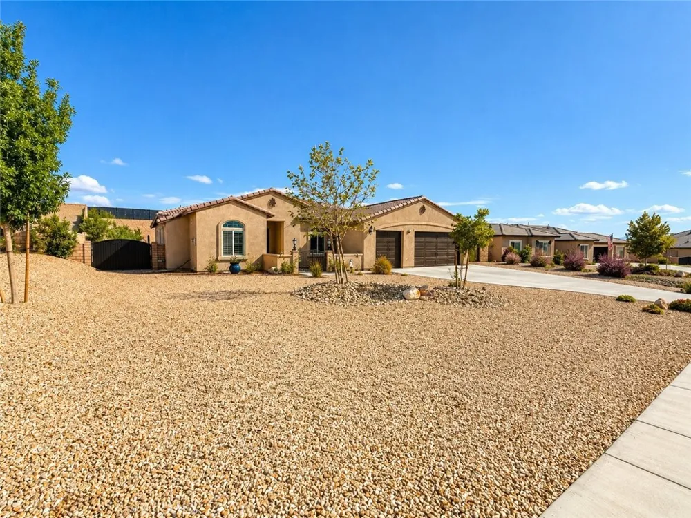 19409 Javelina Apple Valley, CA 92307