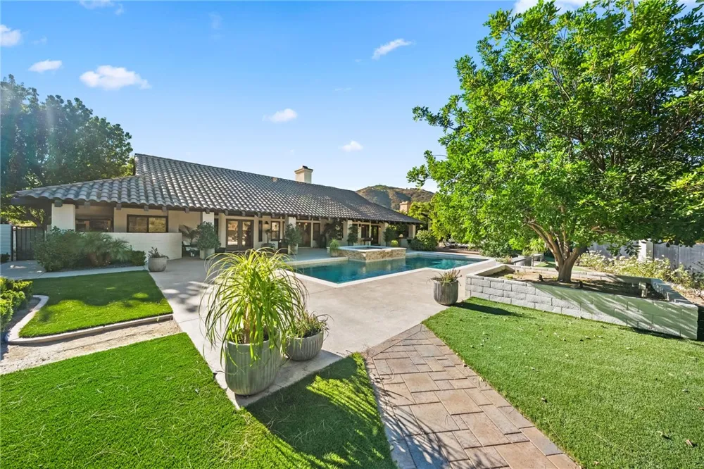 38708 Quail Ridge Murrieta, CA 92562