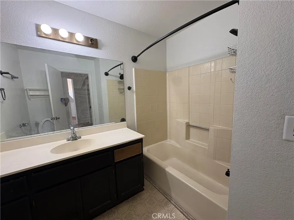 16810 Winona Street Victorville, CA 92395