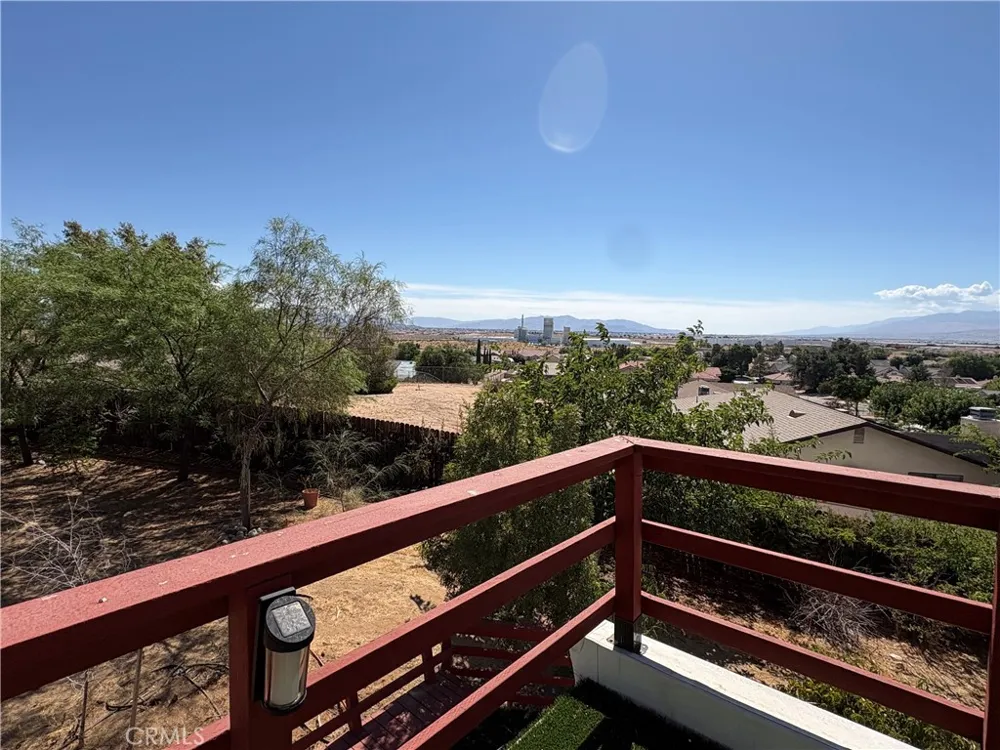 16810 Winona Street Victorville, CA 92395