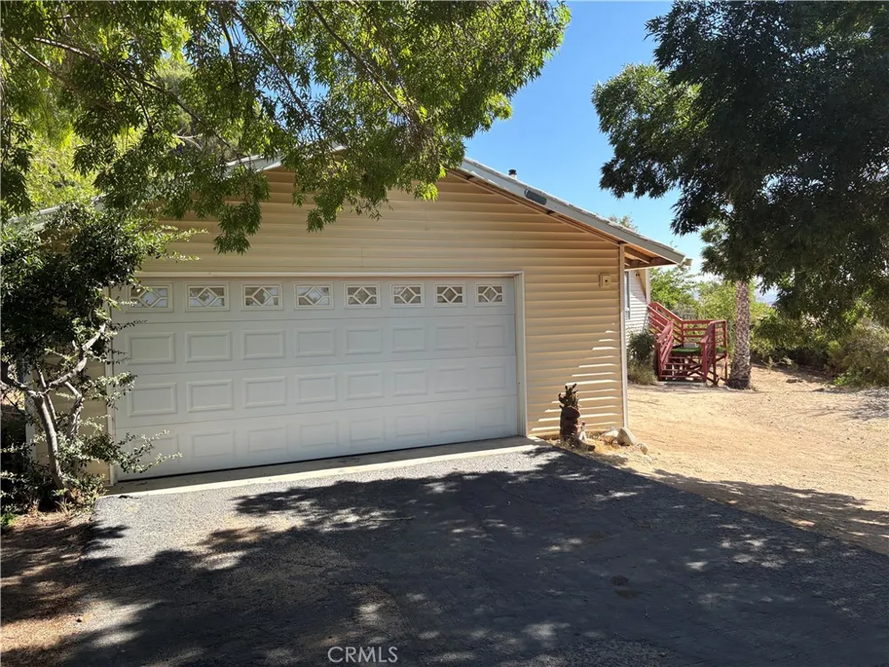 16810 Winona Street Victorville, CA 92395