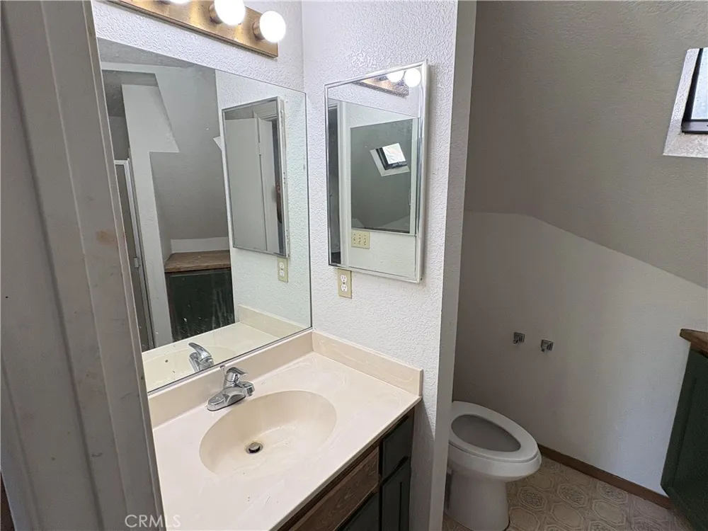 16810 Winona Street Victorville, CA 92395