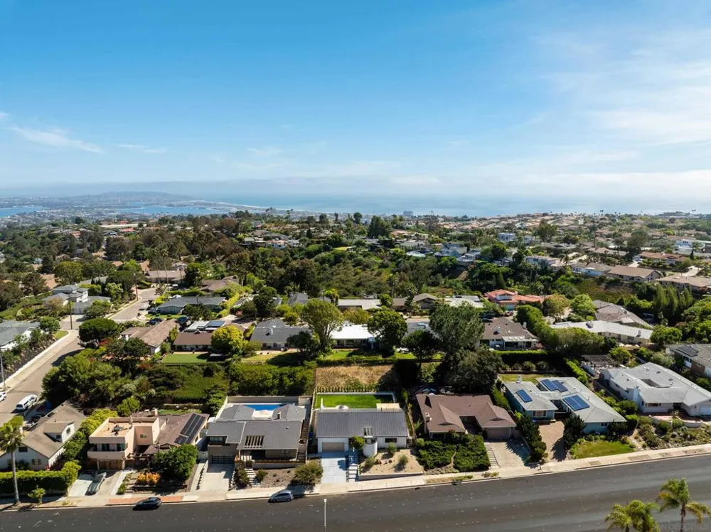 5826 Soledad Mountain Rd La Jolla, CA 92037