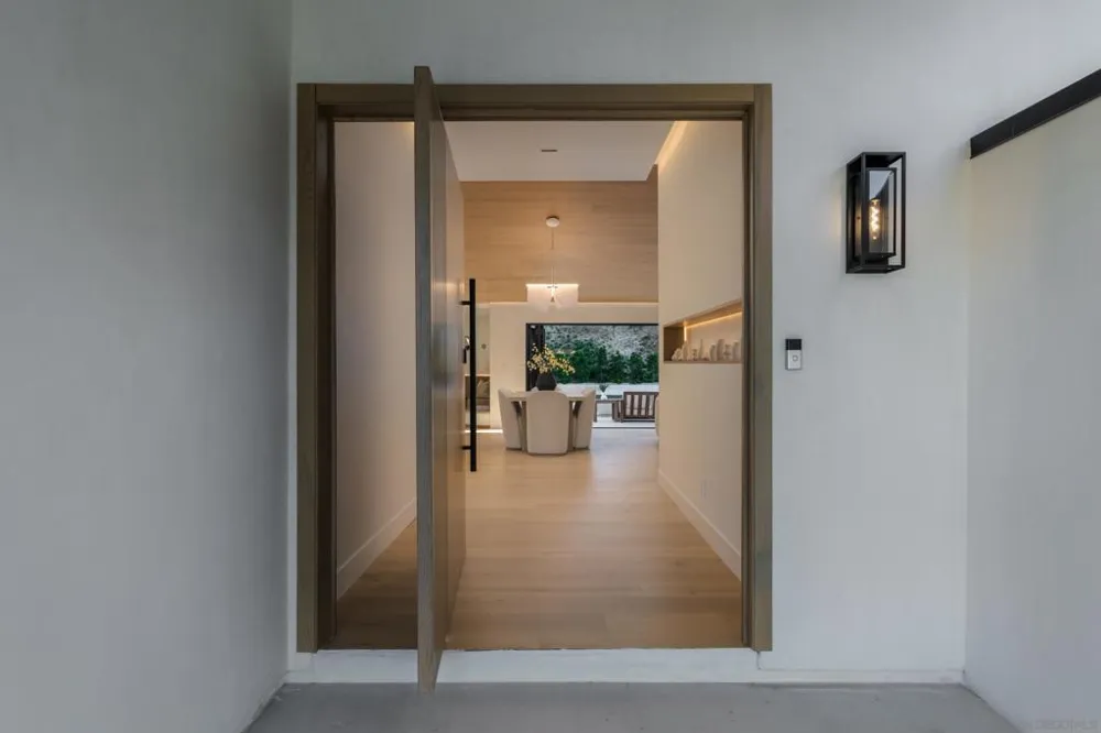 5826 Soledad Mountain Rd La Jolla, CA 92037
