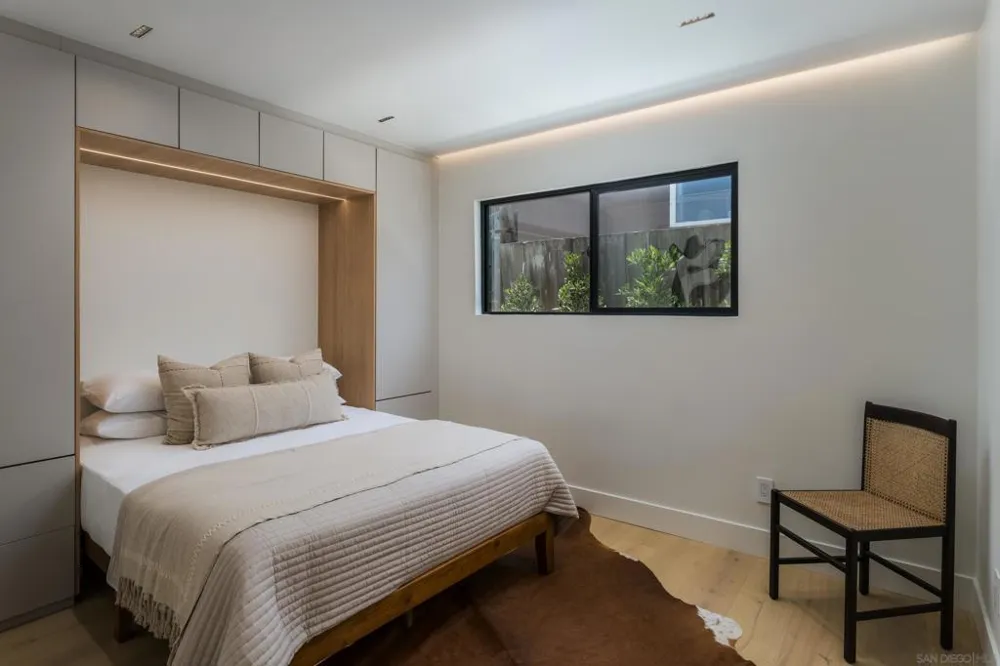 5826 Soledad Mountain Rd La Jolla, CA 92037