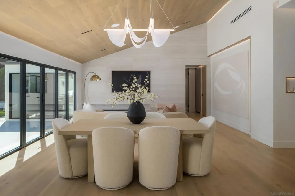 5826 Soledad Mountain Rd La Jolla, CA 92037