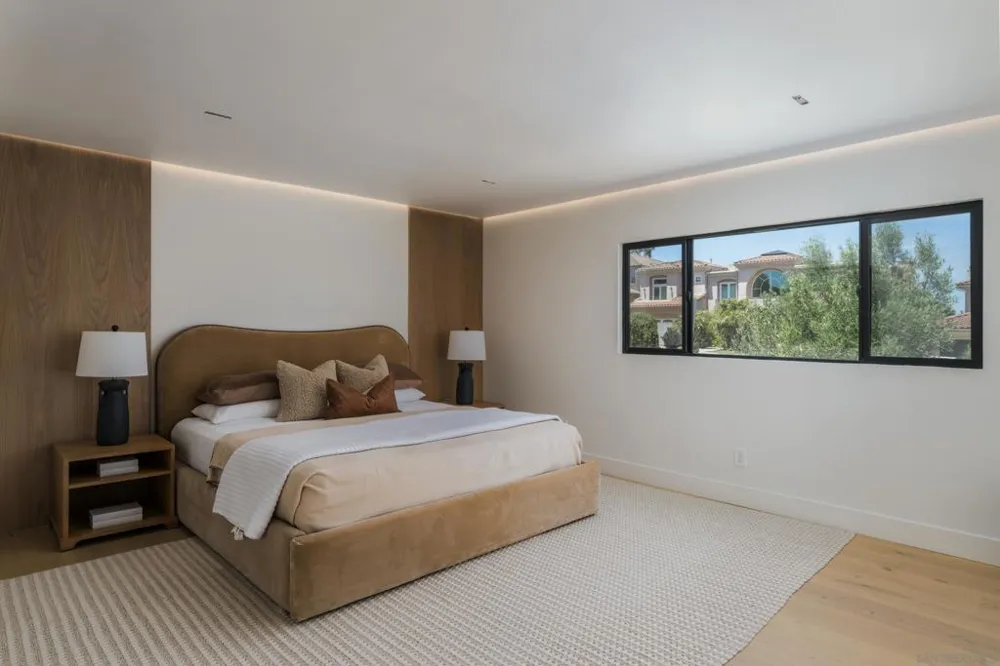 5826 Soledad Mountain Rd La Jolla, CA 92037