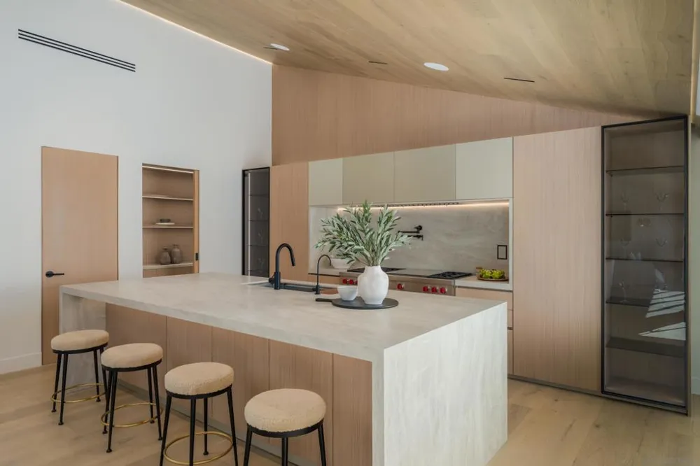 5826 Soledad Mountain Rd La Jolla, CA 92037
