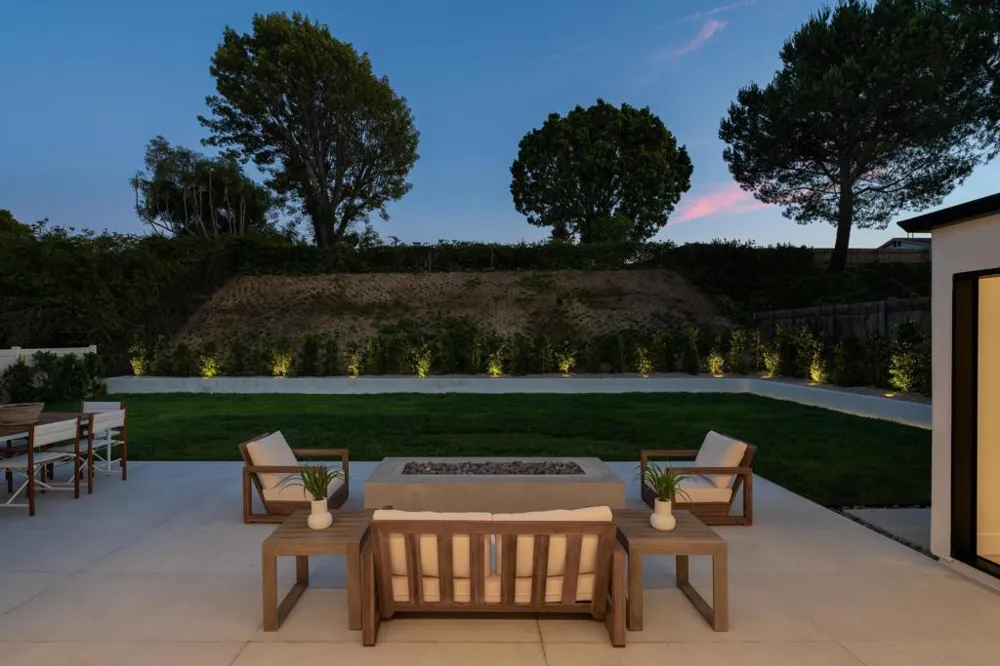 5826 Soledad Mountain Rd La Jolla, CA 92037