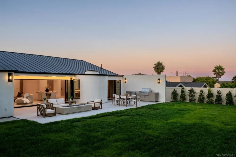 5826 Soledad Mountain Rd La Jolla, CA 92037